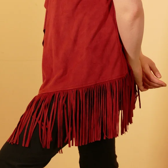 Decree Burgundy Fringed Vest - Picture 5 of 8